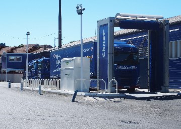 Station de lavage et carburant